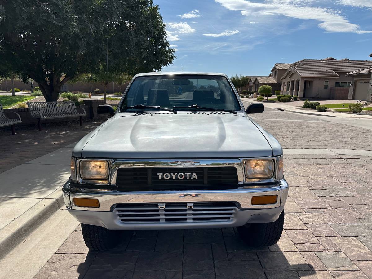 Toyota-pick-up-1989-blue-10
