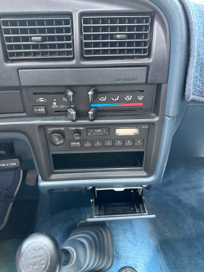 Toyota-pick-up-1989-blue-15