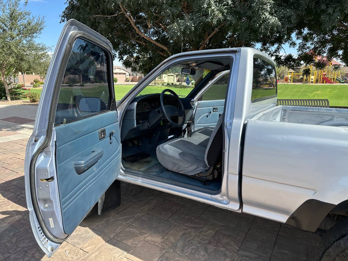 Toyota-pick-up-1989-blue-2