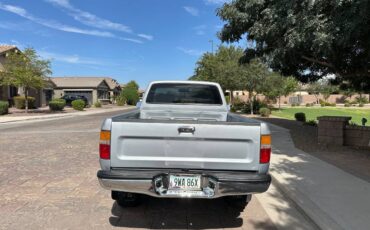 Toyota-pick-up-1989-blue