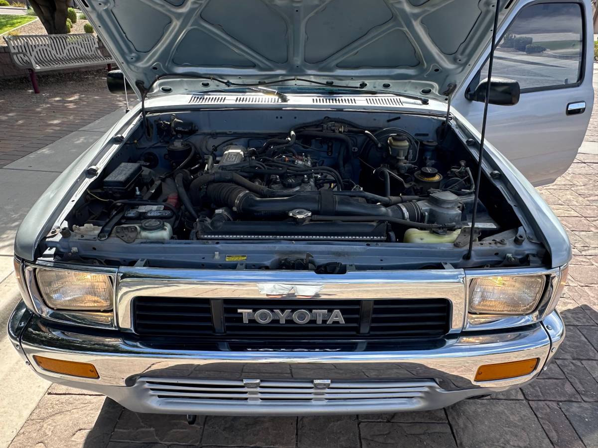 Toyota-pick-up-1989-blue-6