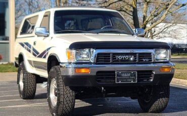 Toyota-pick-up-1990-white-1