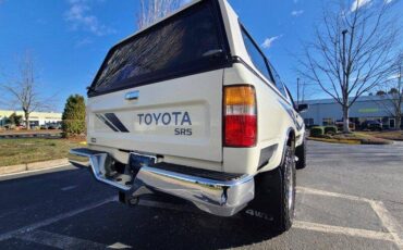 Toyota-pick-up-1990-white-10
