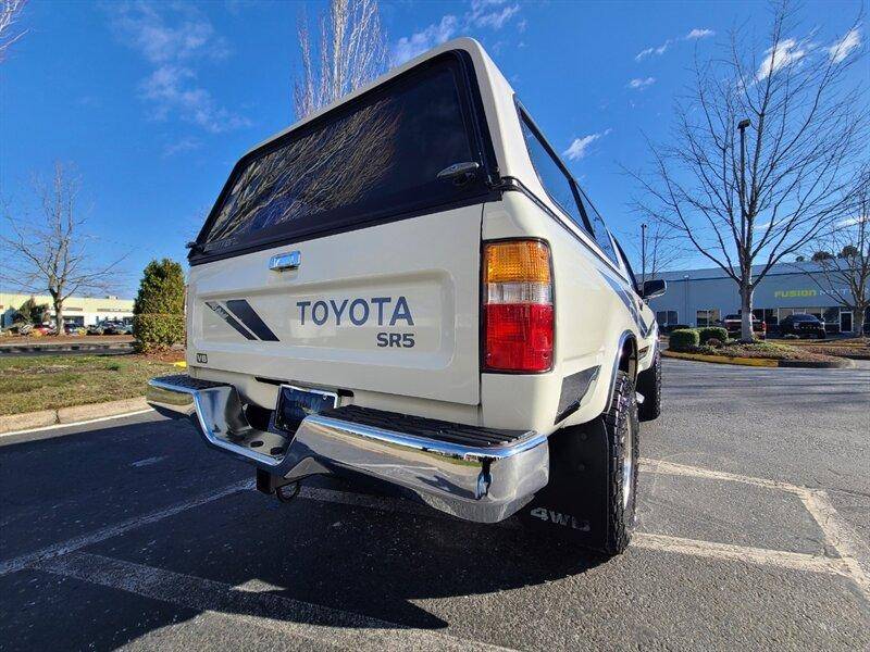 Toyota-pick-up-1990-white-10