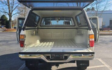 Toyota-pick-up-1990-white-17