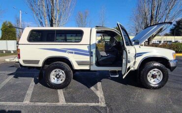 Toyota-pick-up-1990-white-21