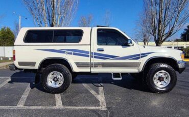 Toyota-pick-up-1990-white-3