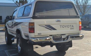 Toyota-pick-up-1990-white-6