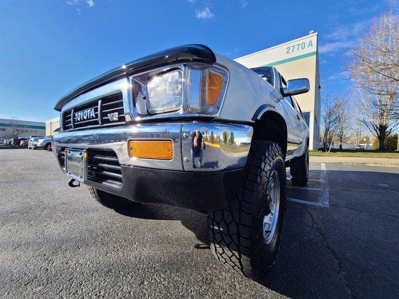 Toyota-pick-up-1990-white-8
