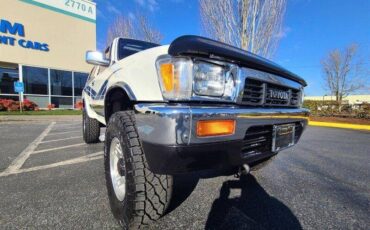 Toyota-pick-up-1990-white-9