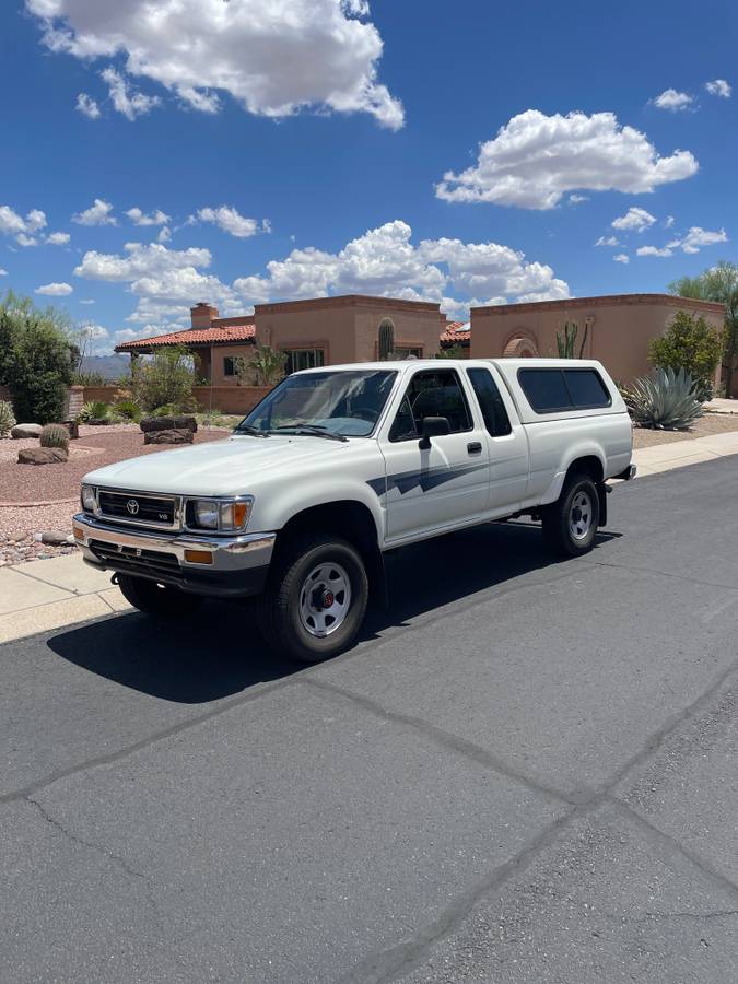 Toyota-pick-up-1992-white-14