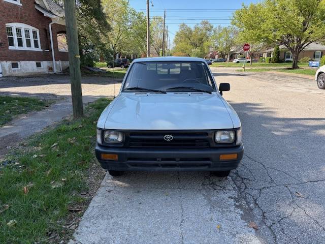Toyota-pick-up-1993-white-3