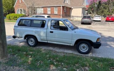 Toyota-pick-up-1993-white