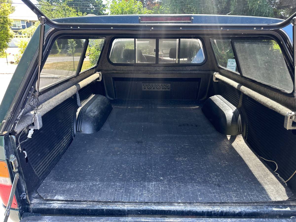 Toyota-pick-up-1995-green-1