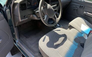 Toyota-pick-up-1995-green-11
