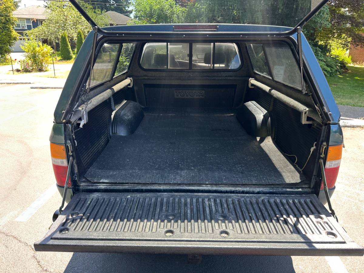 Toyota-pick-up-1995-green-14