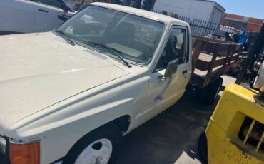 Toyota-pick-up-std-1988-white-1