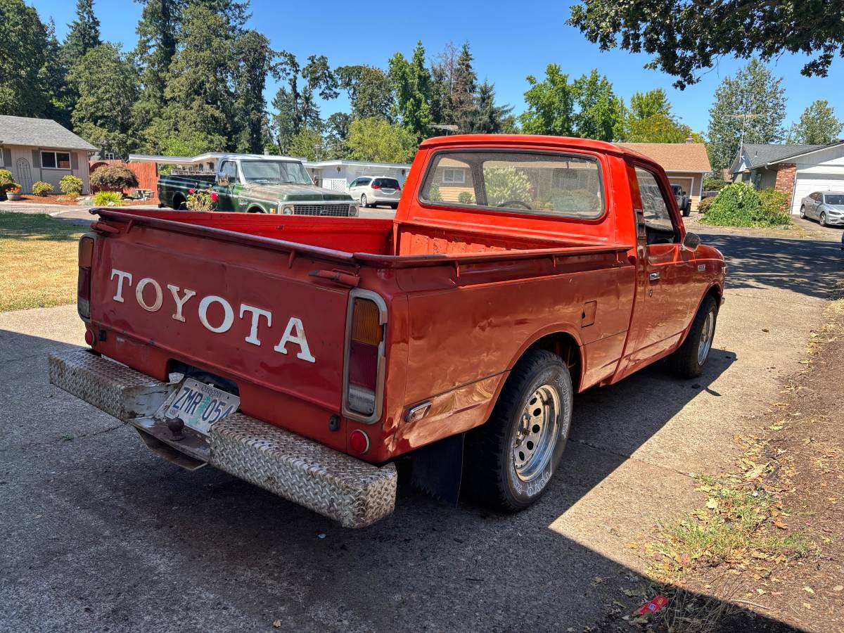 Toyota-pickup-1978-orange-5