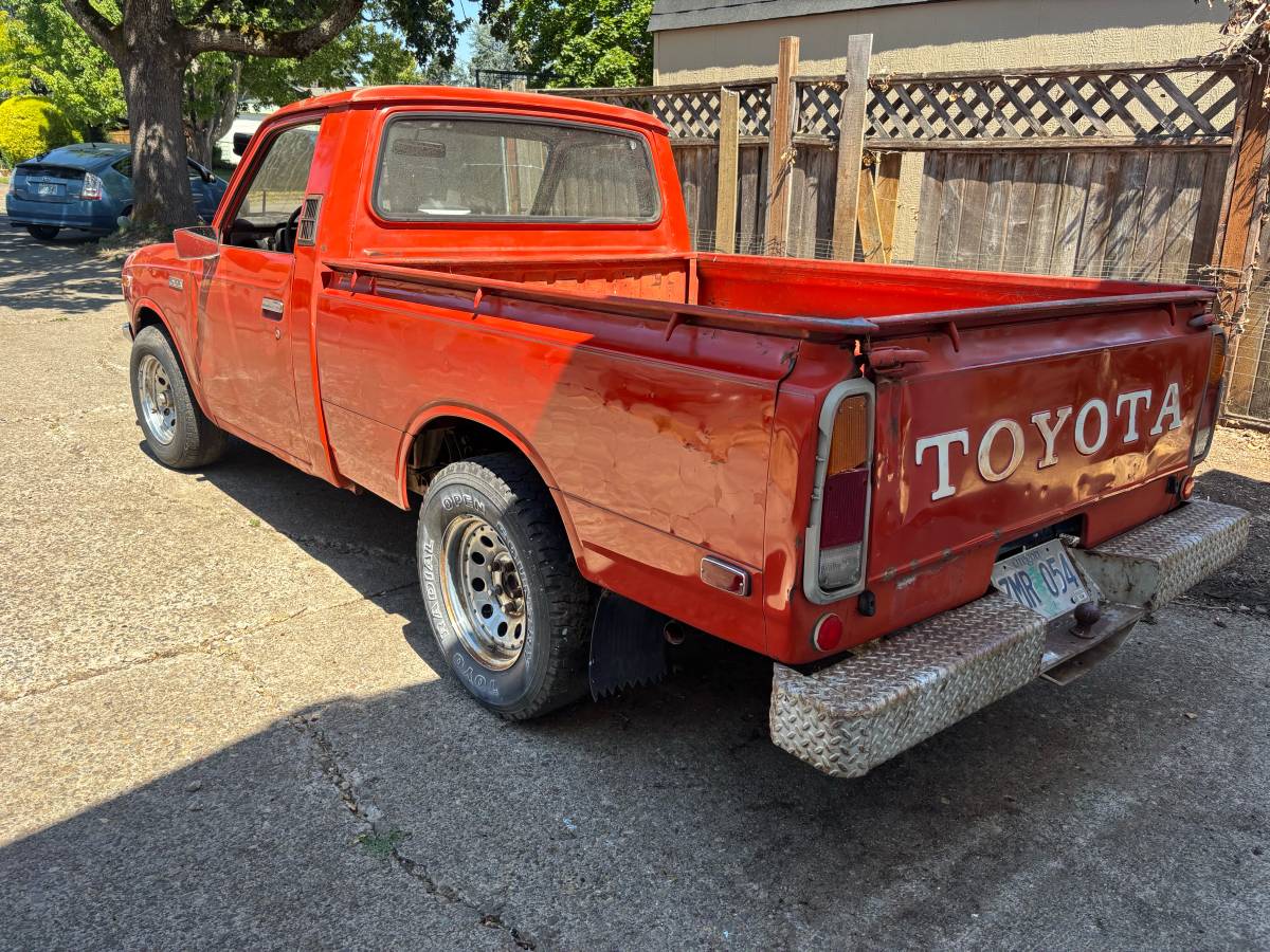 Toyota-pickup-1978-orange-6