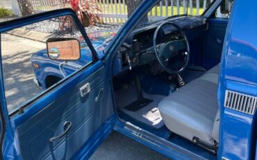 Toyota-pickup-1980-blue-10