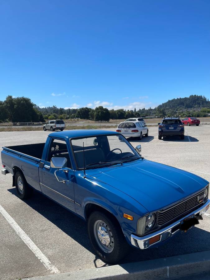 Toyota-pickup-1980-blue-5