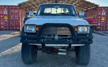 Toyota-pickup-1982-white