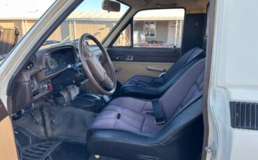 Toyota-pickup-1982-white-6