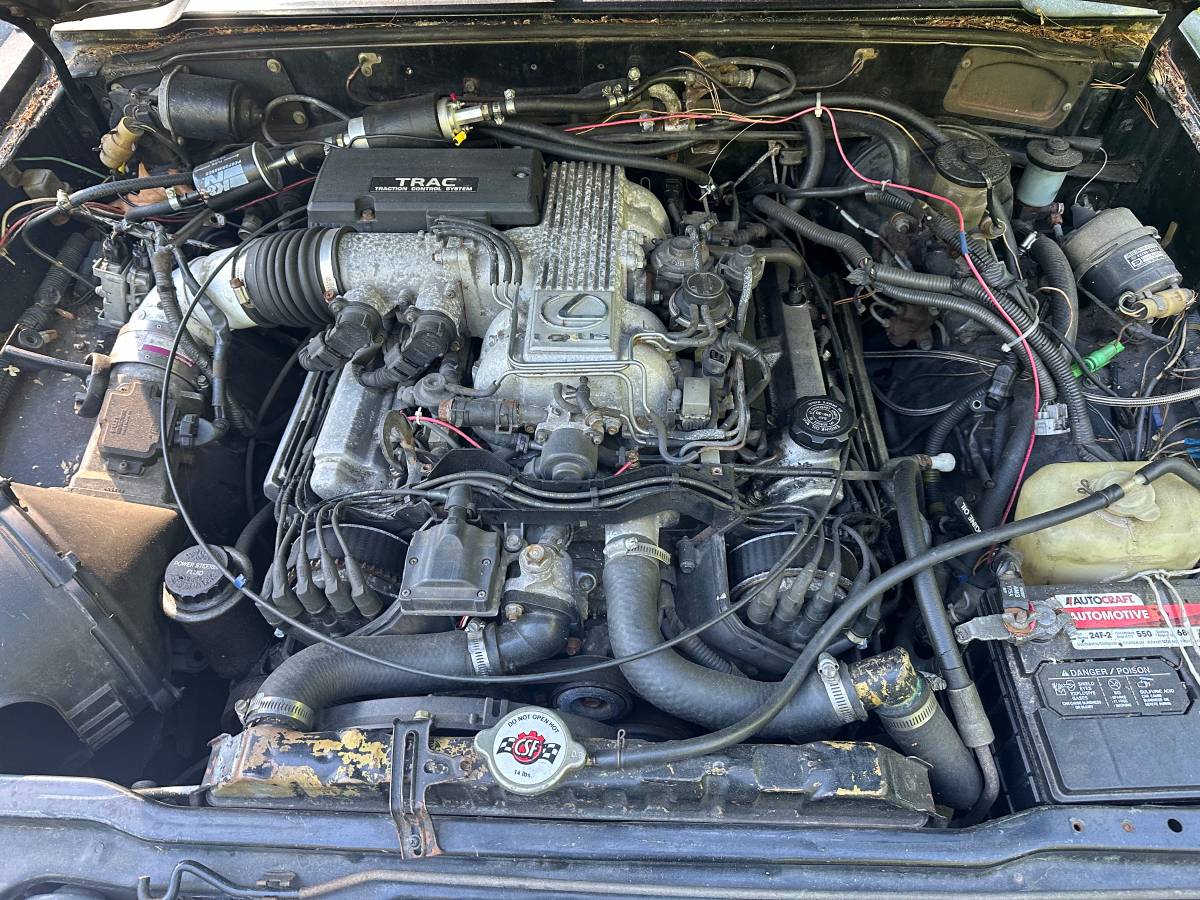 Toyota-pickup-1983-1