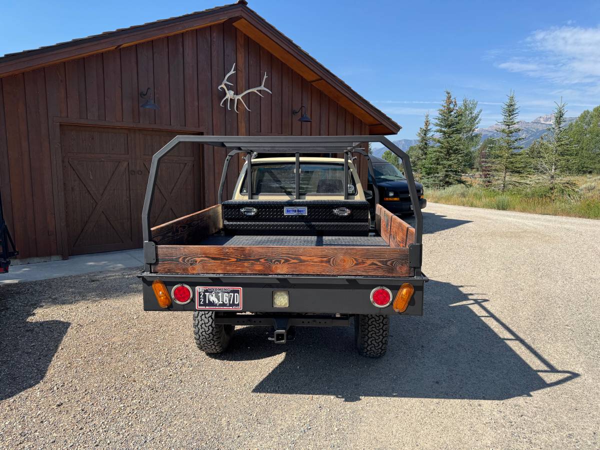 Toyota-pickup-1984-4