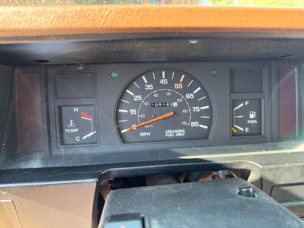 Toyota-pickup-1984-7