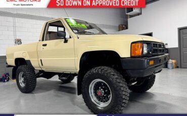 Toyota-pickup-1985-4