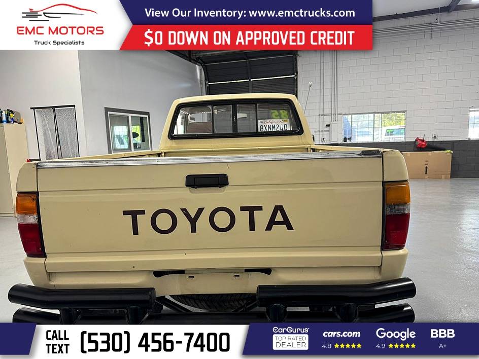 Toyota-pickup-1985-5