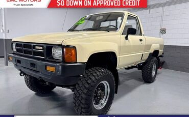 Toyota-pickup-1985-8