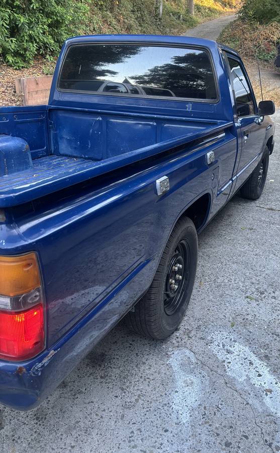 Toyota-pickup-1986-12