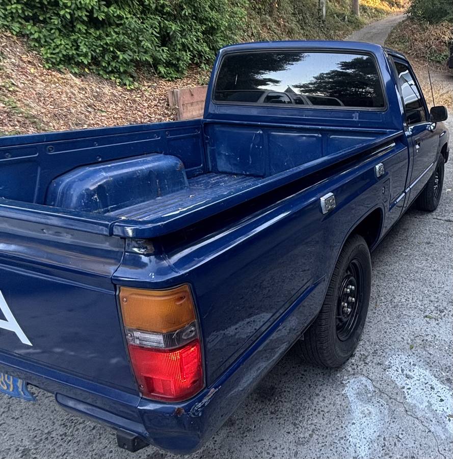 Toyota-pickup-1986-13