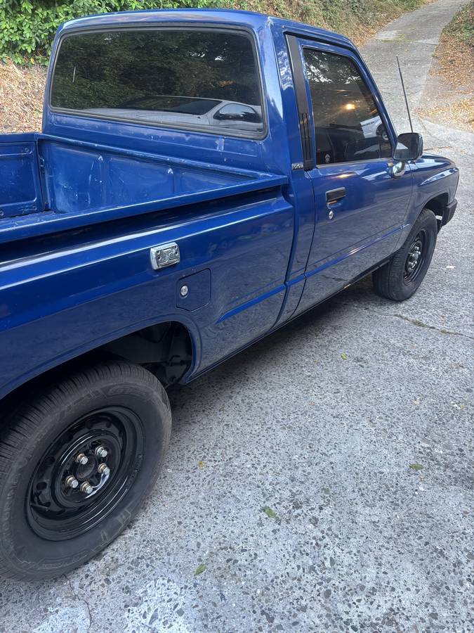 Toyota-pickup-1986-15