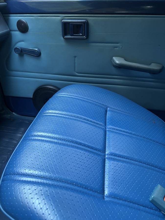 Toyota-pickup-1986-17