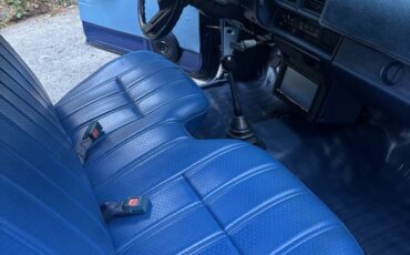 Toyota-pickup-1986-19