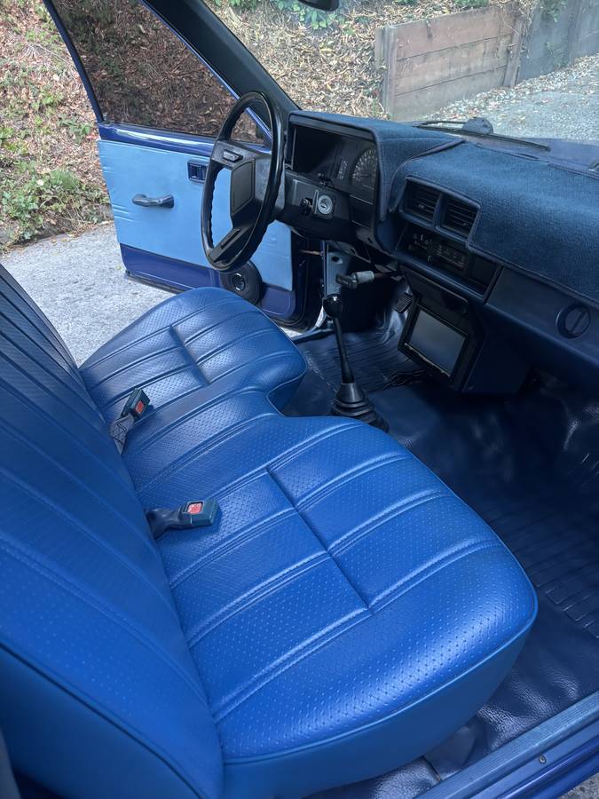 Toyota-pickup-1986-19