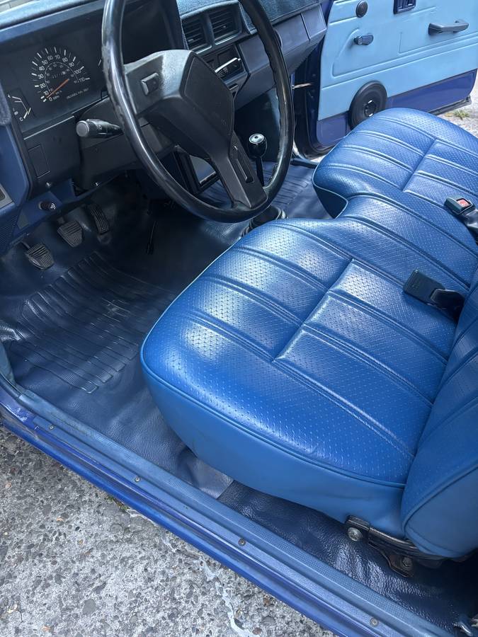 Toyota-pickup-1986-20