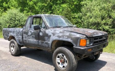 Toyota-pickup-1986