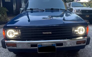 Toyota-pickup-1986-4