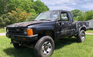 Toyota-pickup-1986-4