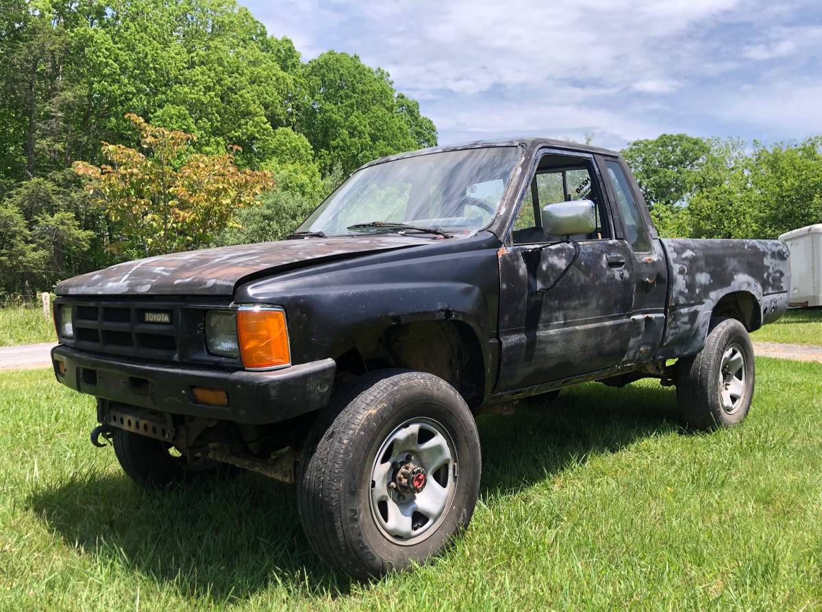 Toyota-pickup-1986-4