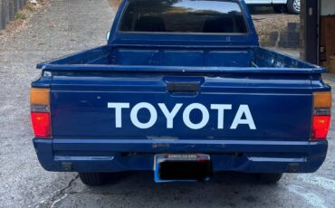 Toyota-pickup-1986-6