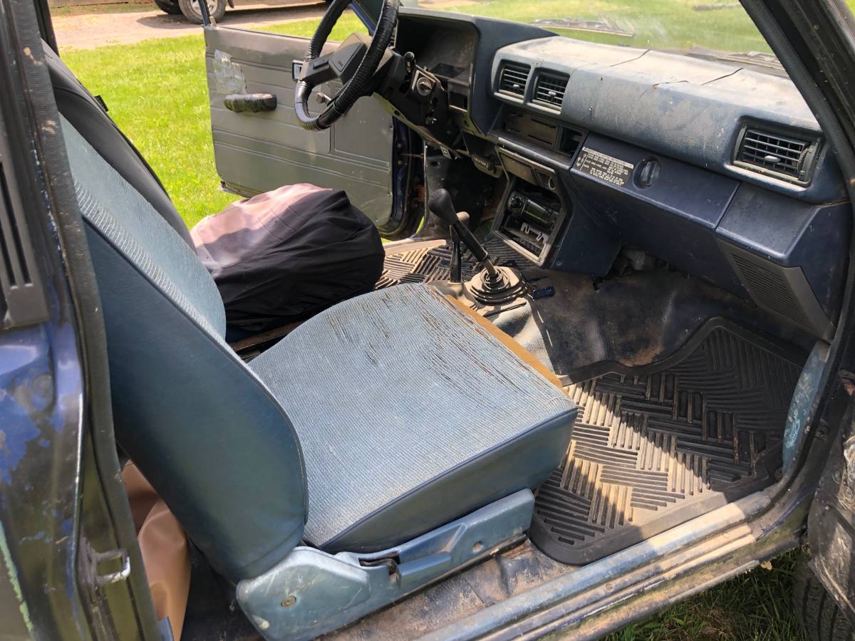 Toyota-pickup-1986-6