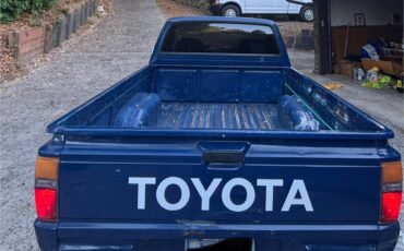 Toyota-pickup-1986-7