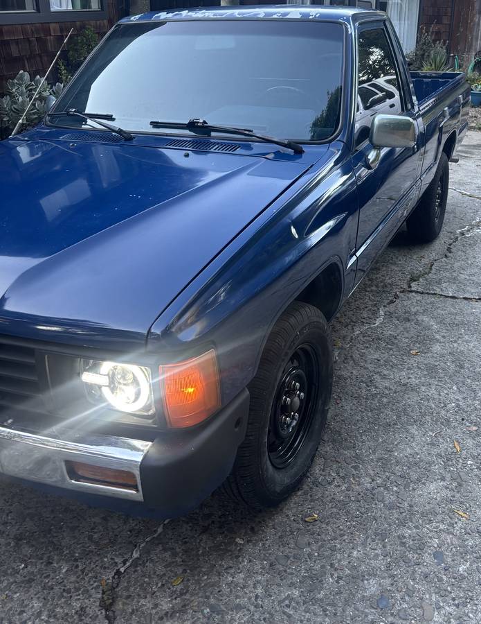 Toyota-pickup-1986-8