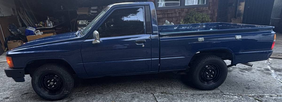 Toyota-pickup-1986-9