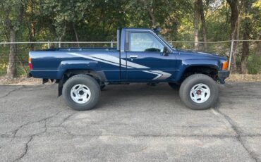 Toyota-pickup-1988-blue-1
